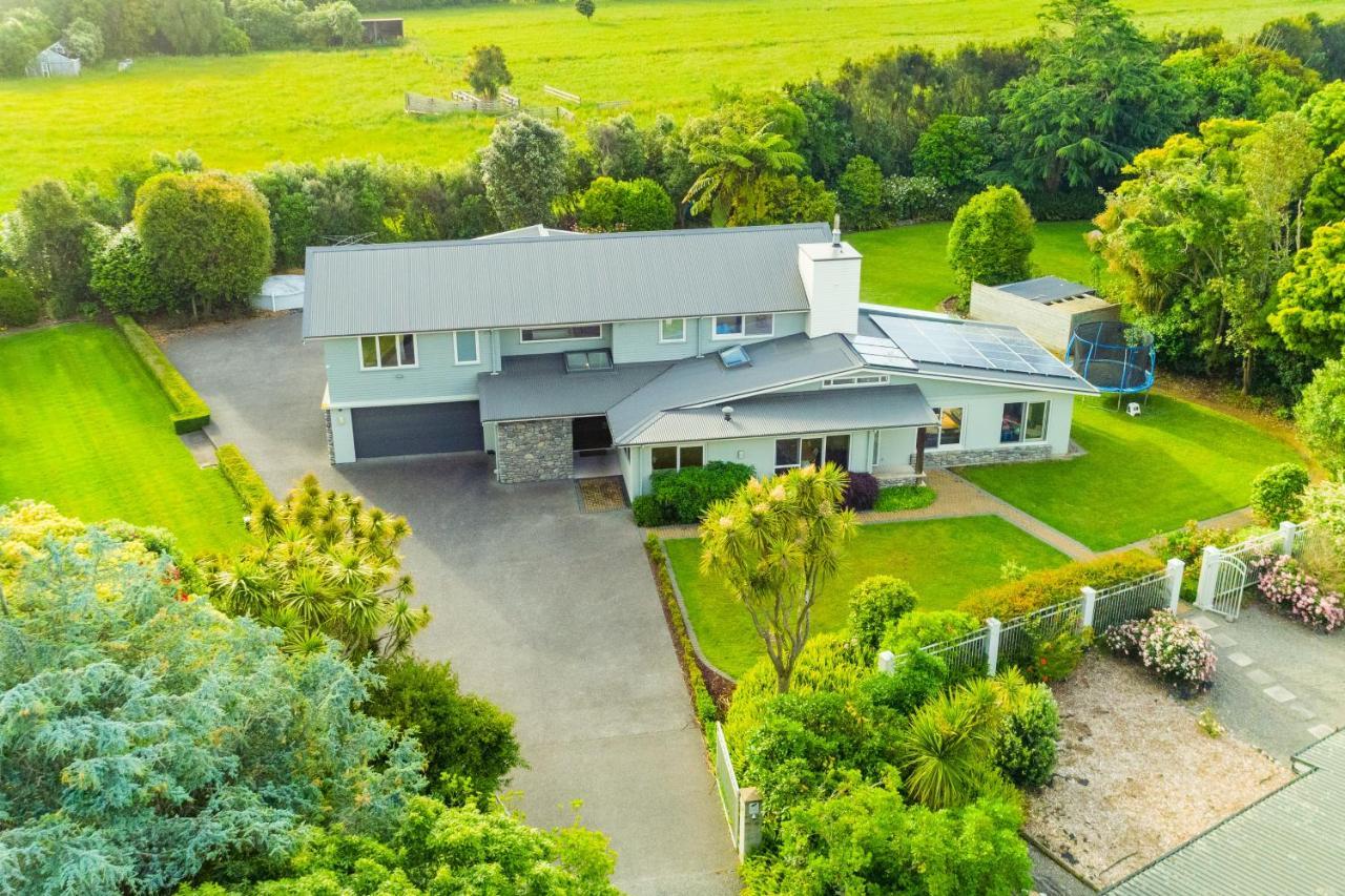 Anam Cara Gardens Luxury Villa Private Bedrooms And Ensuite Bathrooms Sleeps 9 Otaki Екстер'єр фото