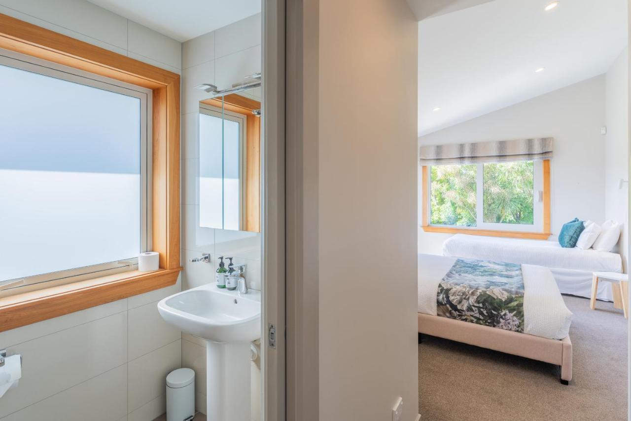 Anam Cara Gardens Luxury Villa Private Bedrooms And Ensuite Bathrooms Sleeps 9 Otaki Екстер'єр фото