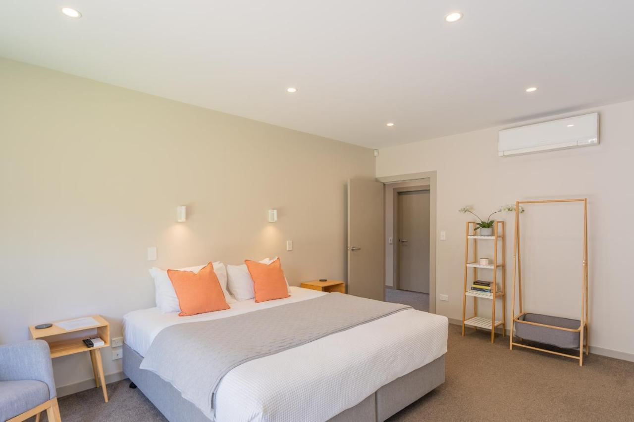 Anam Cara Gardens Luxury Villa Private Bedrooms And Ensuite Bathrooms Sleeps 9 Otaki Екстер'єр фото