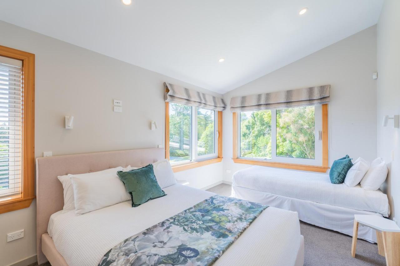 Anam Cara Gardens Luxury Villa Private Bedrooms And Ensuite Bathrooms Sleeps 9 Otaki Екстер'єр фото
