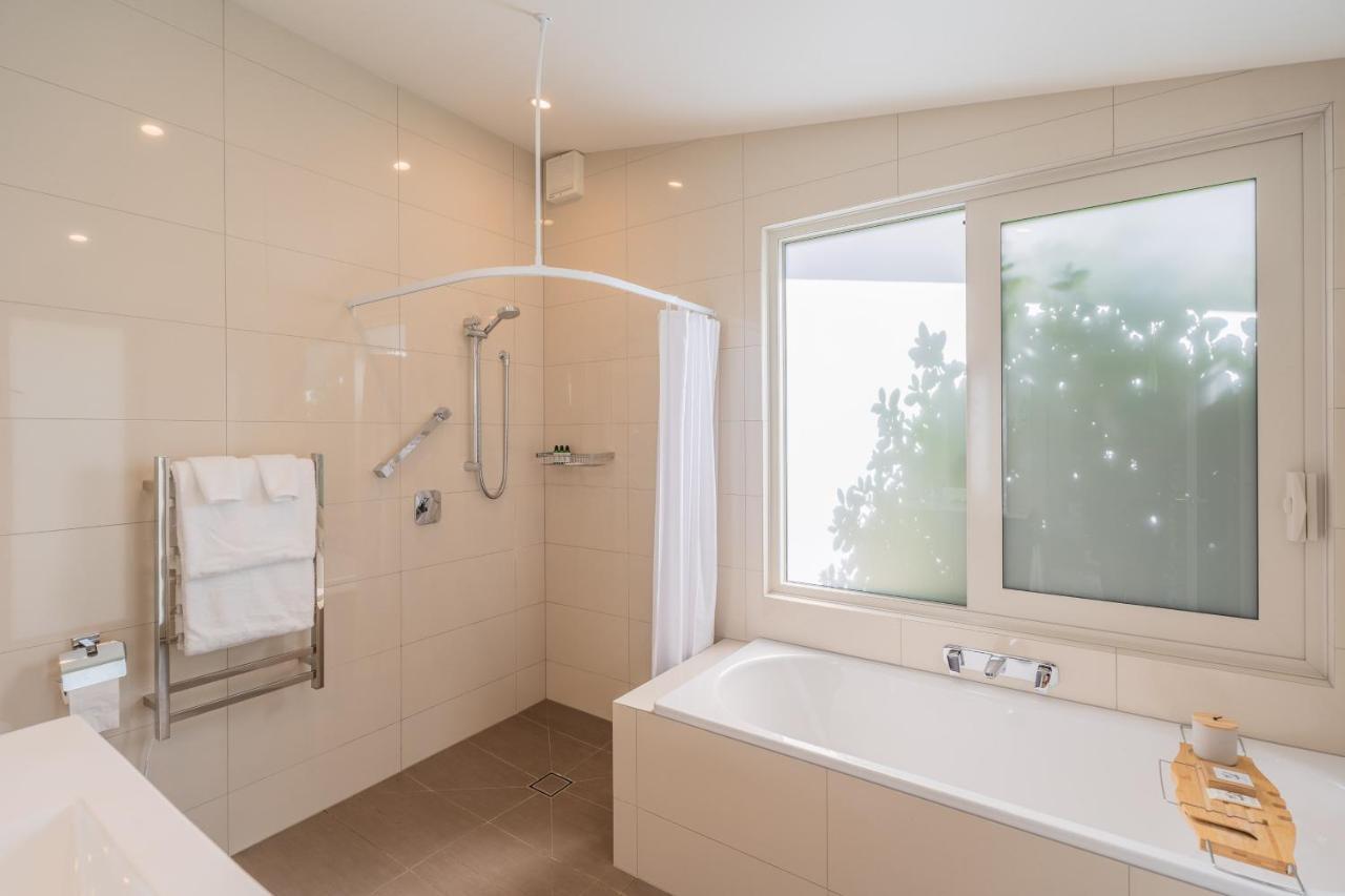 Anam Cara Gardens Luxury Villa Private Bedrooms And Ensuite Bathrooms Sleeps 9 Otaki Екстер'єр фото