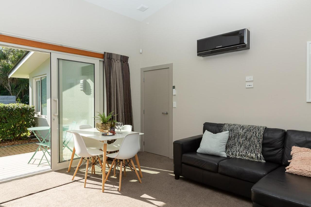 Anam Cara Gardens Luxury Villa Private Bedrooms And Ensuite Bathrooms Sleeps 9 Otaki Екстер'єр фото