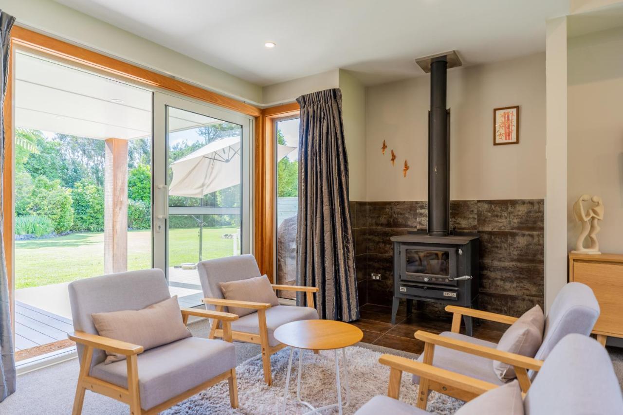 Anam Cara Gardens Luxury Villa Private Bedrooms And Ensuite Bathrooms Sleeps 9 Otaki Екстер'єр фото