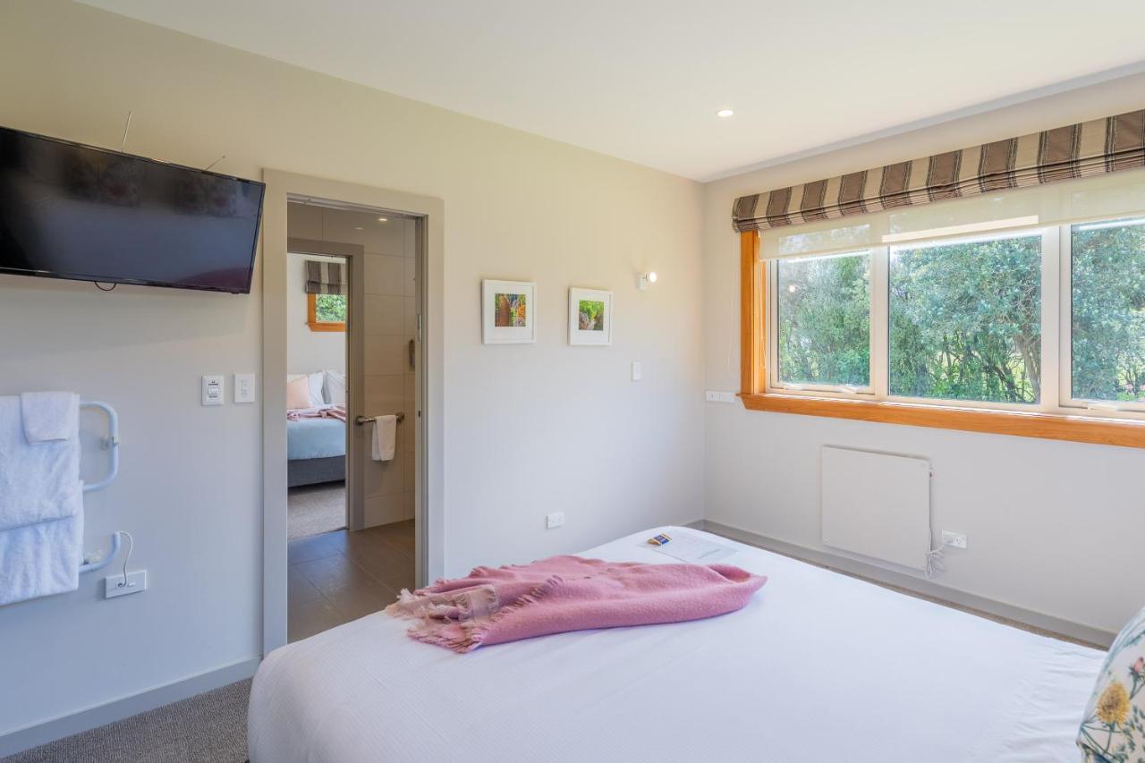 Anam Cara Gardens Luxury Villa Private Bedrooms And Ensuite Bathrooms Sleeps 9 Otaki Екстер'єр фото